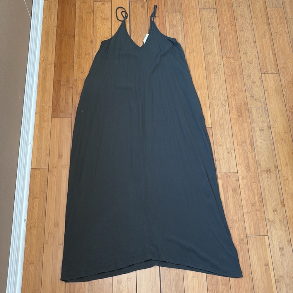 Essential Sleevele Maxi Dress by Lovestitch - S - Picture 3 of 9